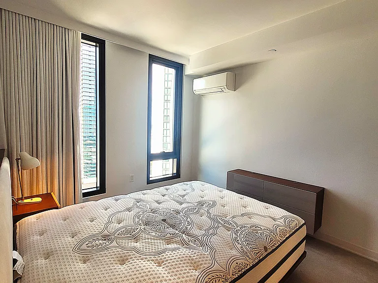 987 Queen St #2100 — Photo 8