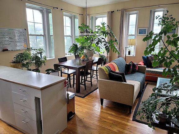 Living room & Dining area
