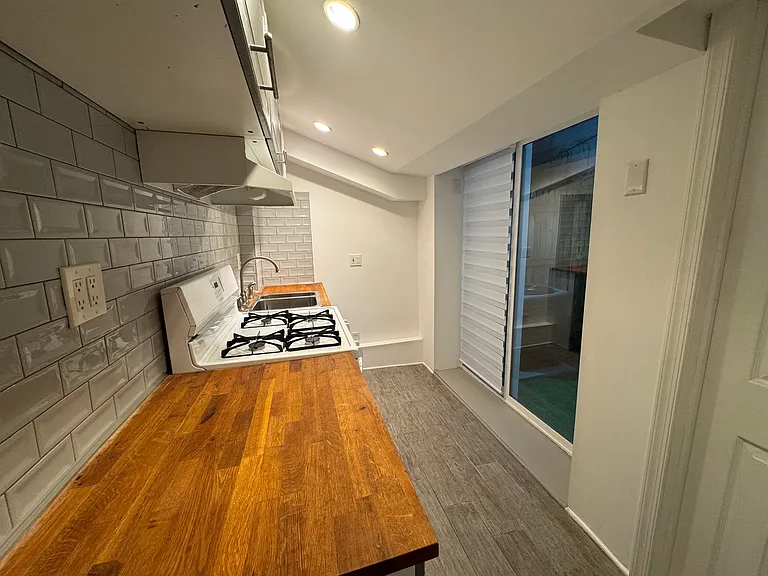 1639 S Hancock St — Photo 6
