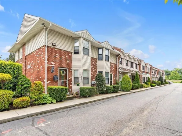 2410 Farmers Avenue #13, Bellmore, NY 11710