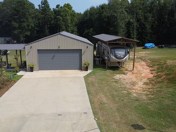 4th image of 180 Goss Rd