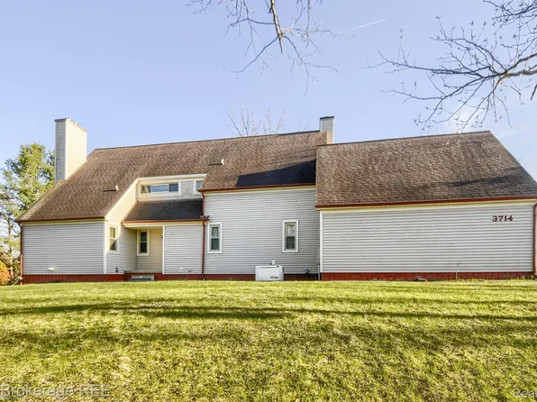 3714 Lum Rd, Attica, MI 48412