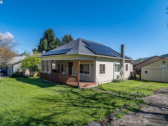 5th image of 597 SE Ramp St