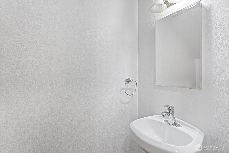 5th image of 13359 Ambaum Boulevard SW
