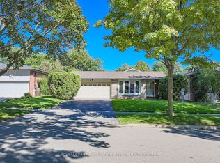 958 Fletcher Valley Cres, Mississauga, ON L5J2X7