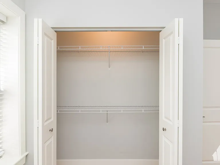 2107 N Sedgwick St — Photo 5