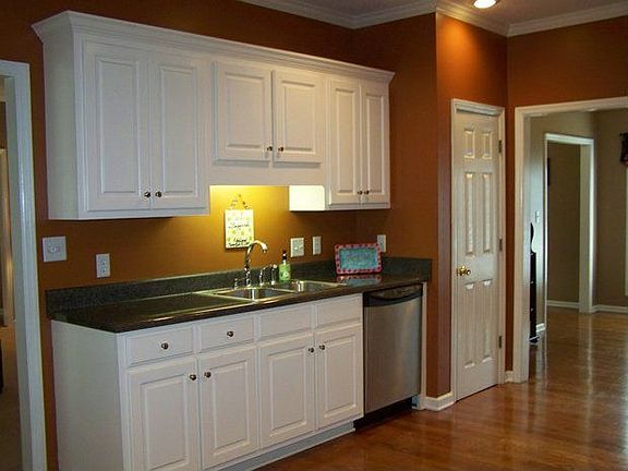 2nd image of 108 Heathridge Ct