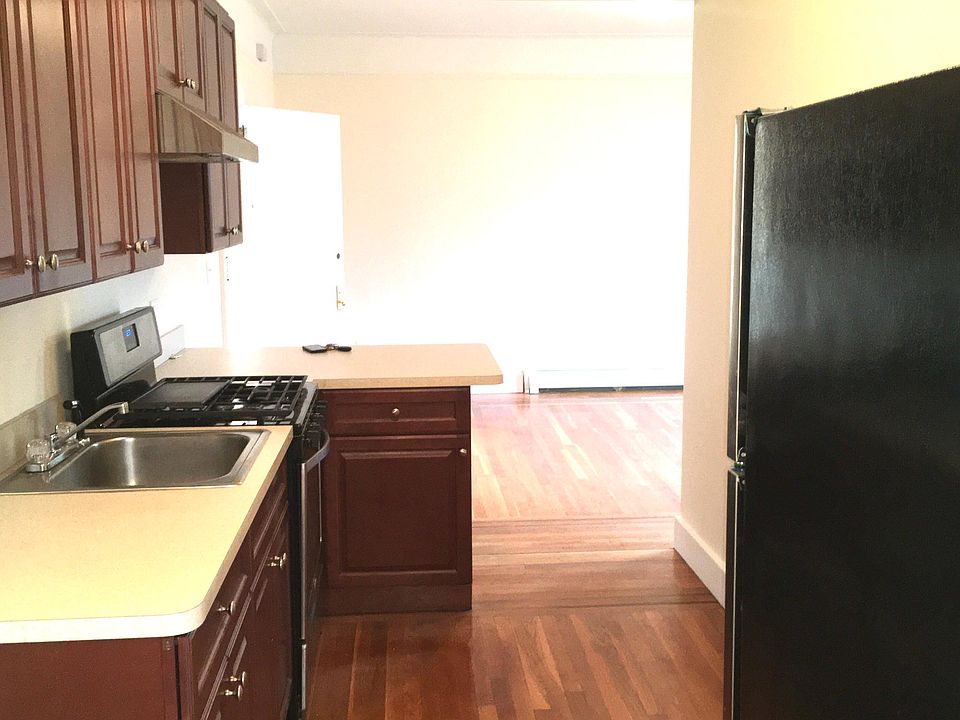 1st image of 298 Hayward St #2