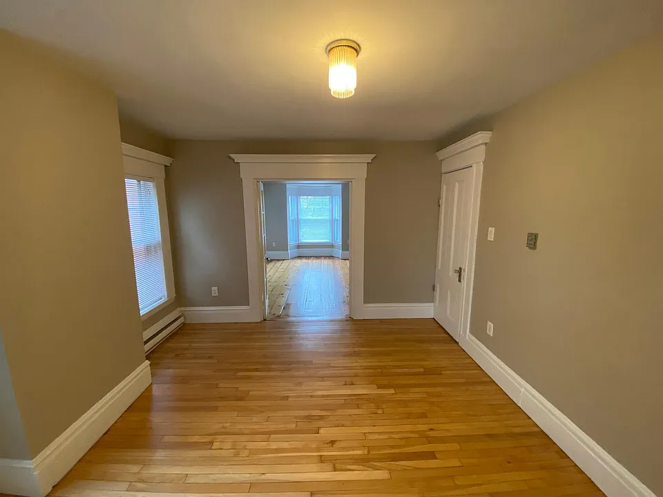 52 State St #1