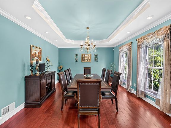 4th image of 11 Eagle Ridge Dr