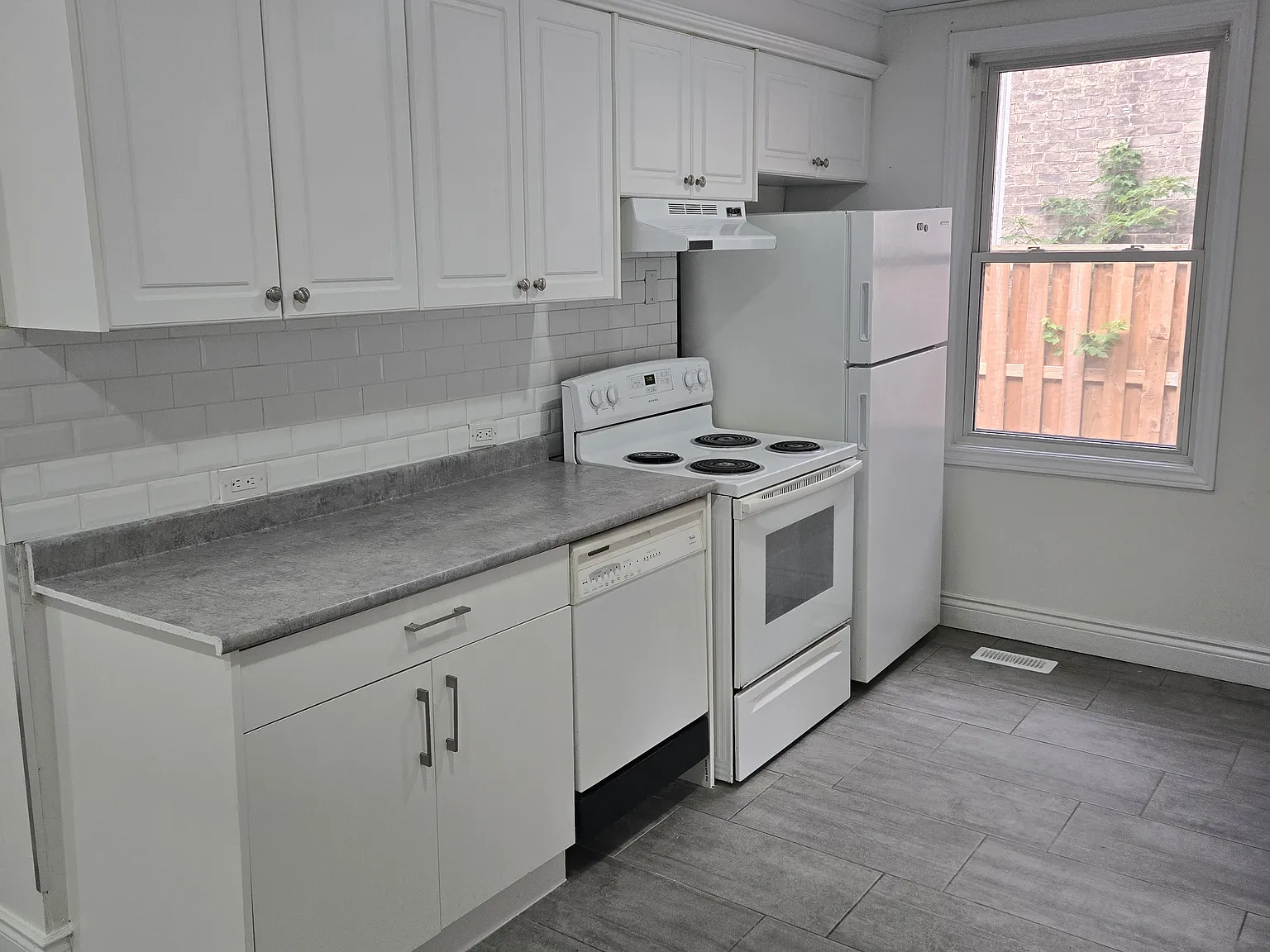 5 bed, 1500 sqft, $3,500 — Photo 4