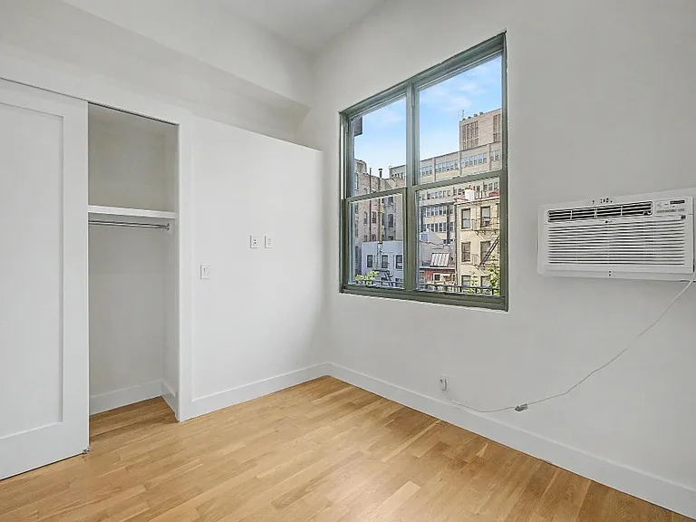 220 E 22nd St #3U — Photo 10