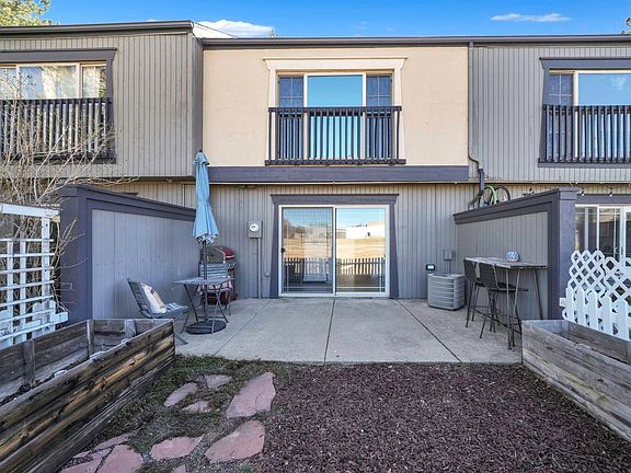 4th image of 755 W Moorhead Cir #b