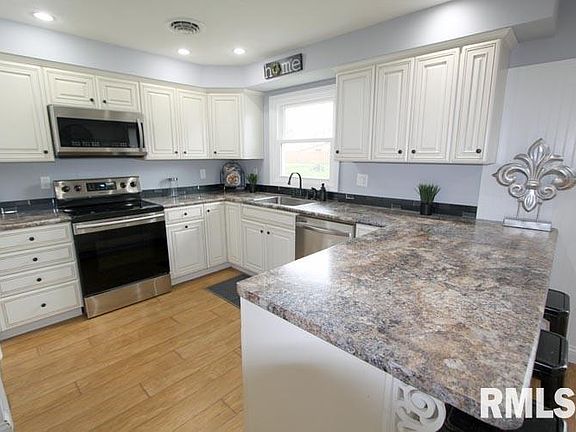 5th image of 4 Sherry Ln
