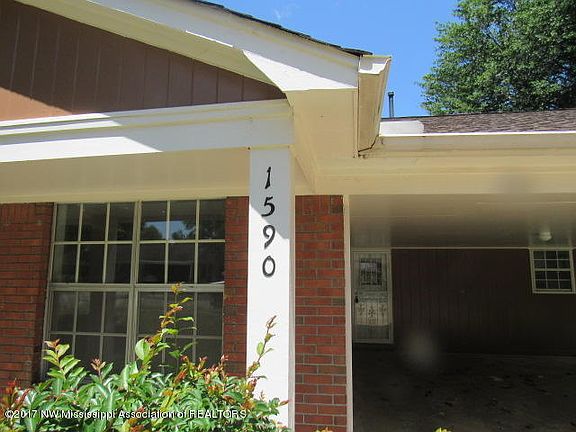 4th image of 1590 Farnell Dr