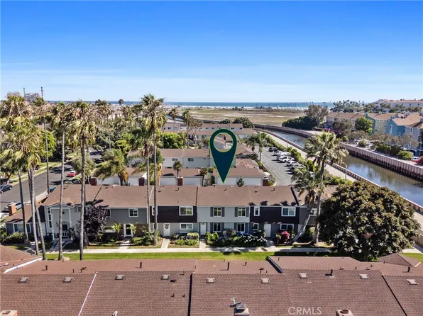 8125 Ridgefield Dr, Huntington Beach, CA 92646
