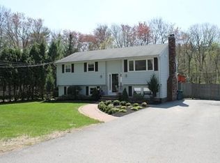 80 Locust St, Burlington, MA 01803