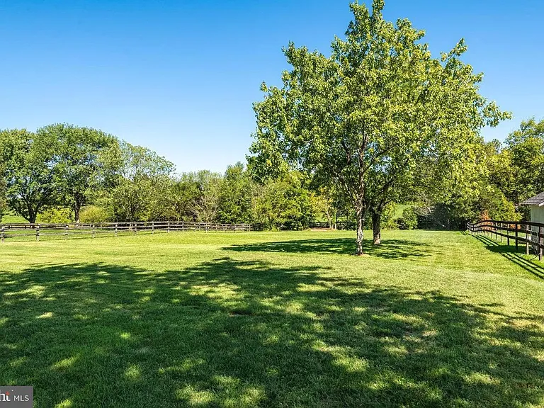 3105 James Madison Hwy — Photo 8