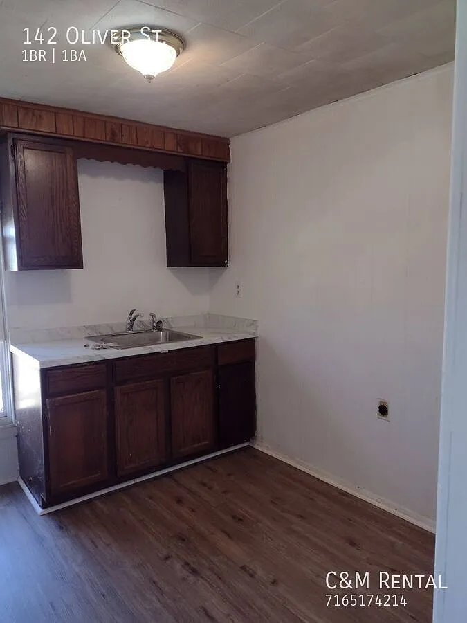 1 bd rm apt — Photo 2