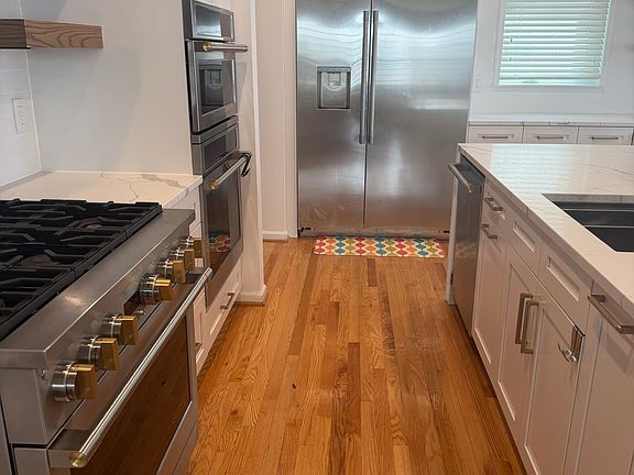 4th image of 11514 Amherst Ave
