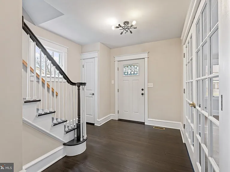 19 Conwell Ave — Photo 11