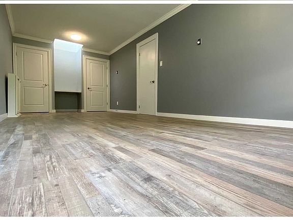 2nd image of 3808A Bloor St W
