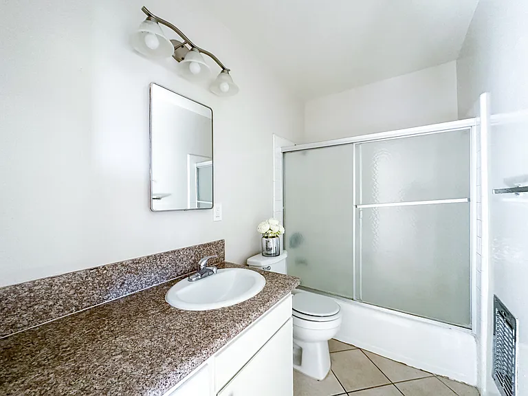 1111 Benito Ave #E — Photo 11