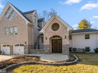 2034 Greenwich St, Falls Church, VA 22043