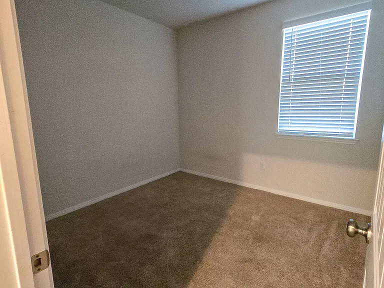 109 Brody Ln — Photo 25