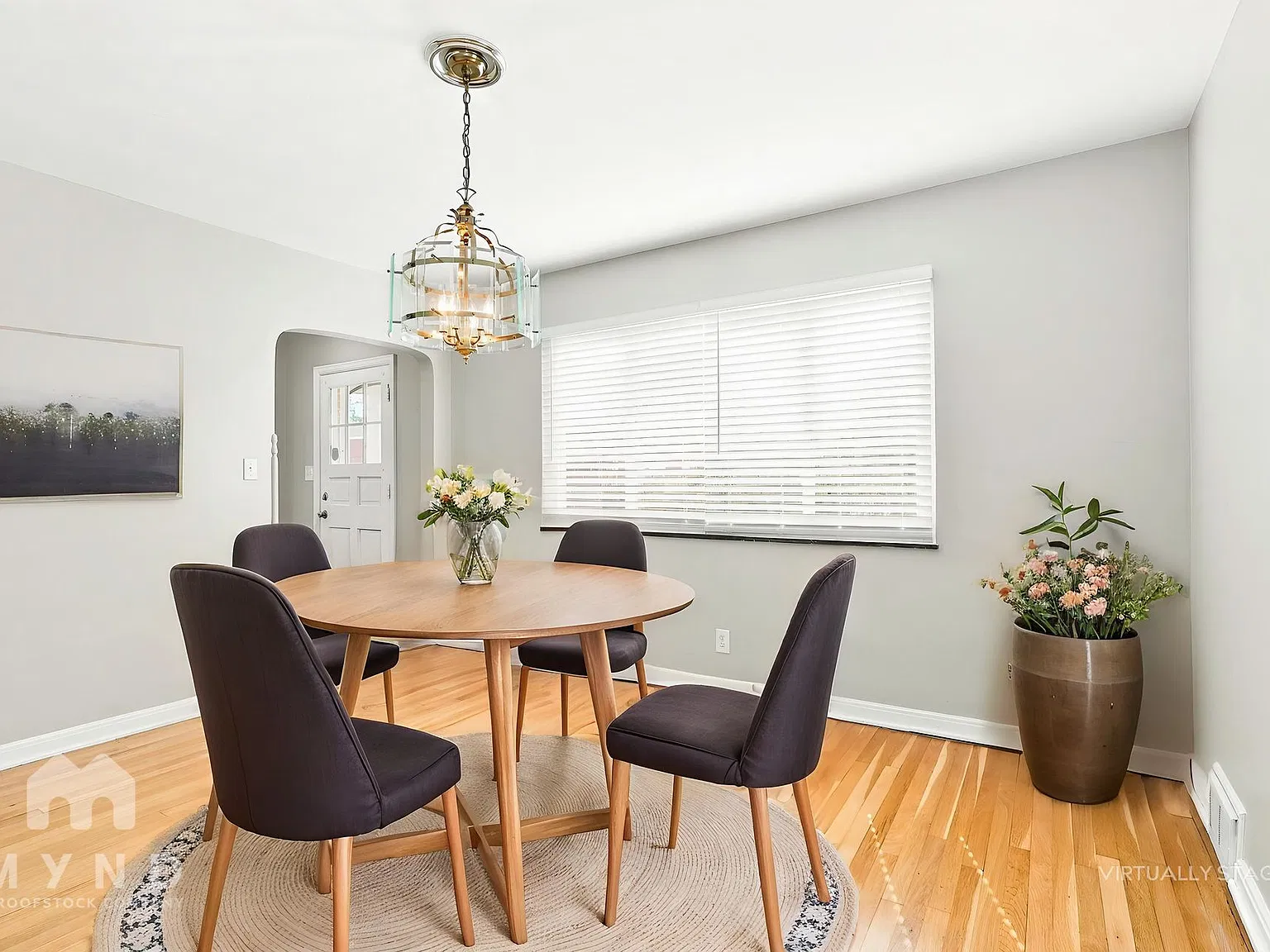 3 bed, 1.5 bath, 1943 sqft, $2,745 — Photo 4