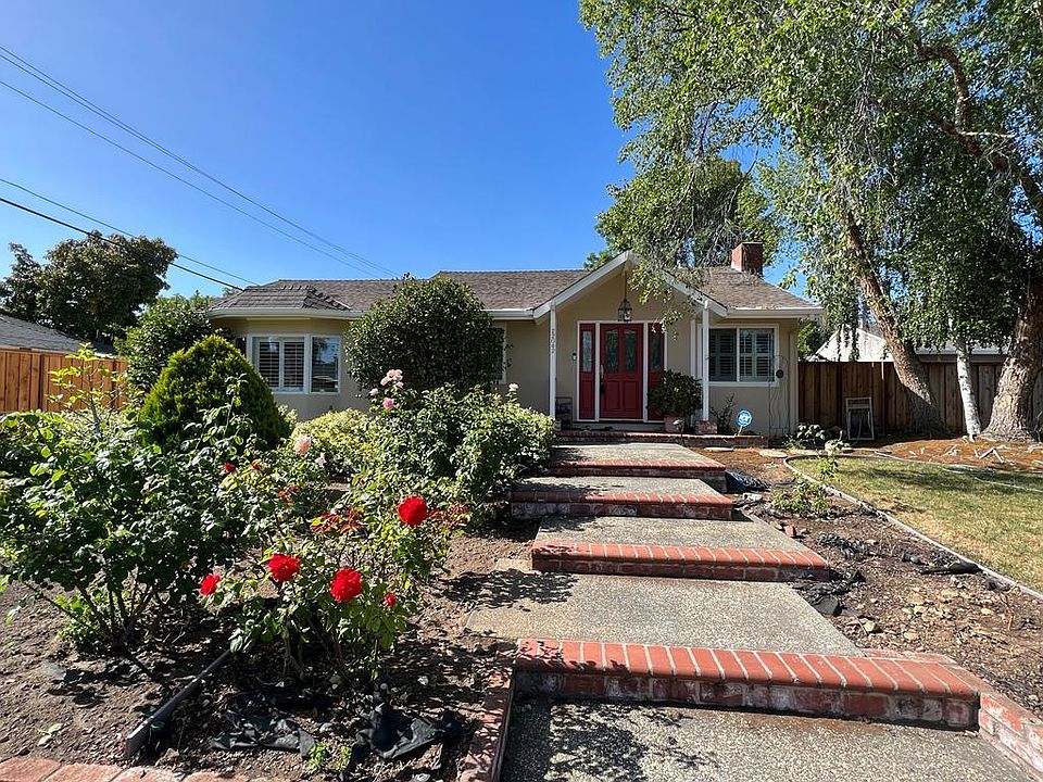 1st image of 22042 Hibiscus Dr