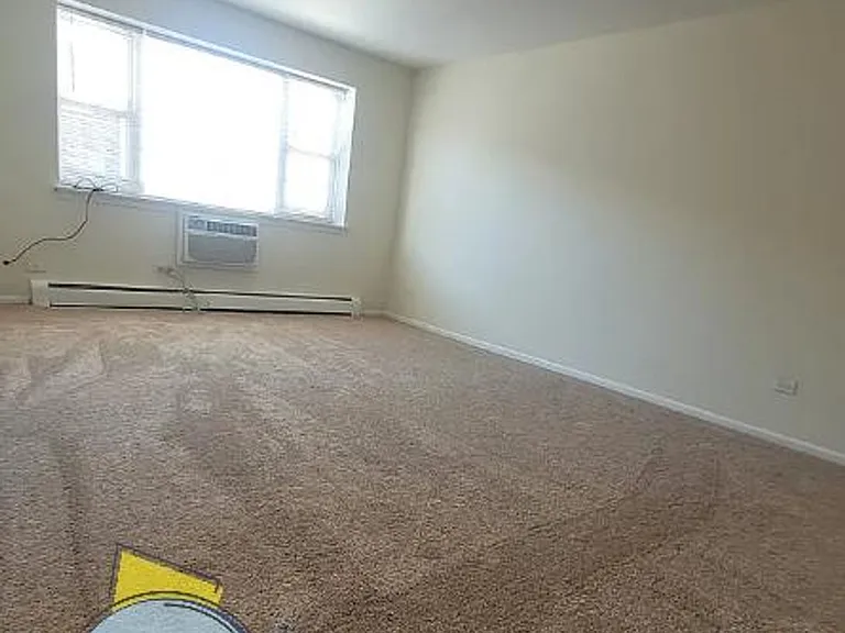 1039 College - apartments and offices for rent — Photo 23