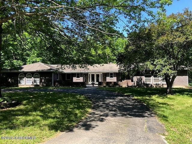 1st image of 3906 Greenbrier Dr