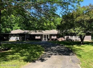 3906 Greenbrier Dr, Jefferson City, MO 65109