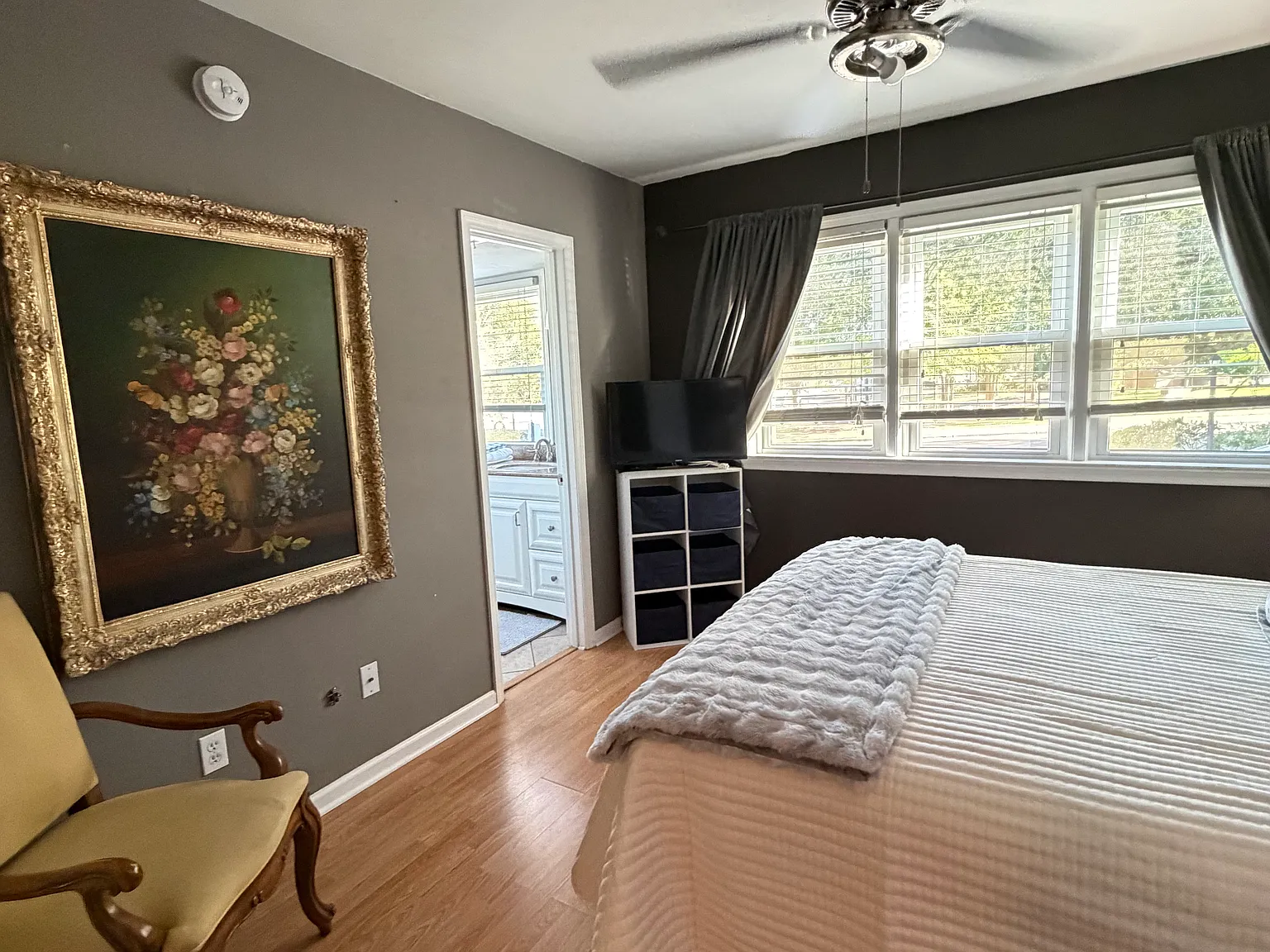 392 S Franklin Blvd — Photo 4