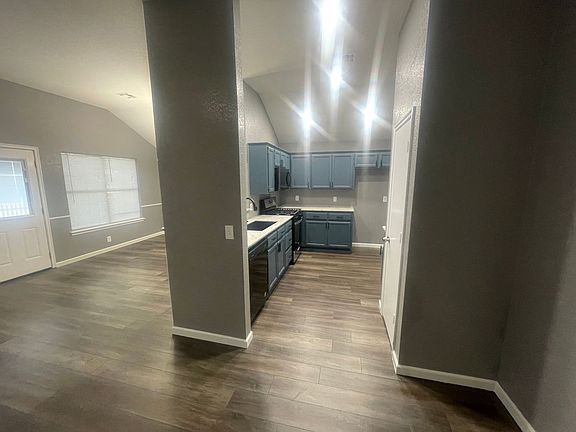 3rd image of 240 SE 23rd St