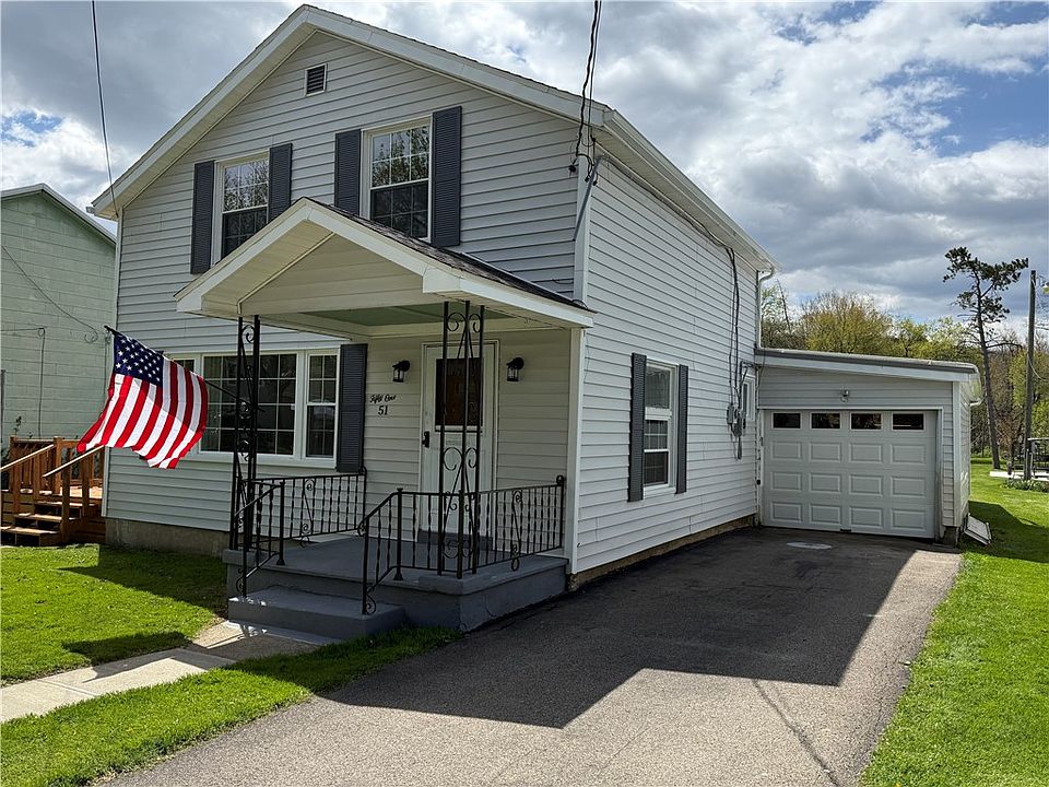 1st image of 51 Mechanic St