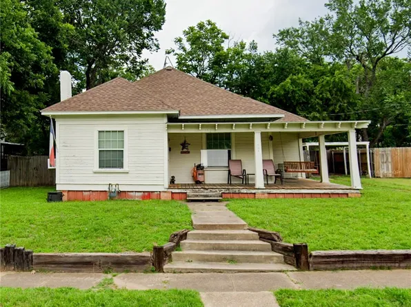 704 N Magnolia Ave, Hubbard, TX 76648