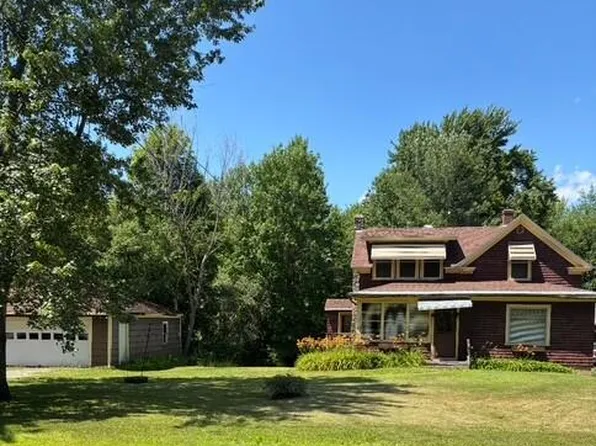 26 Penobscot Avenue, Howland, ME 04448