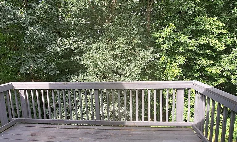 1050 Hillary Ln — Photo 24