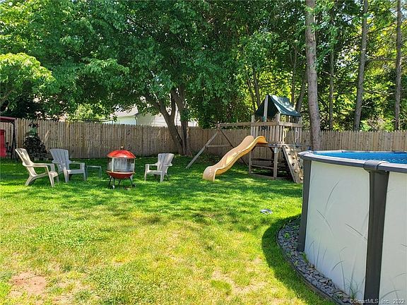 4th image of 144 Abbotsford Ave