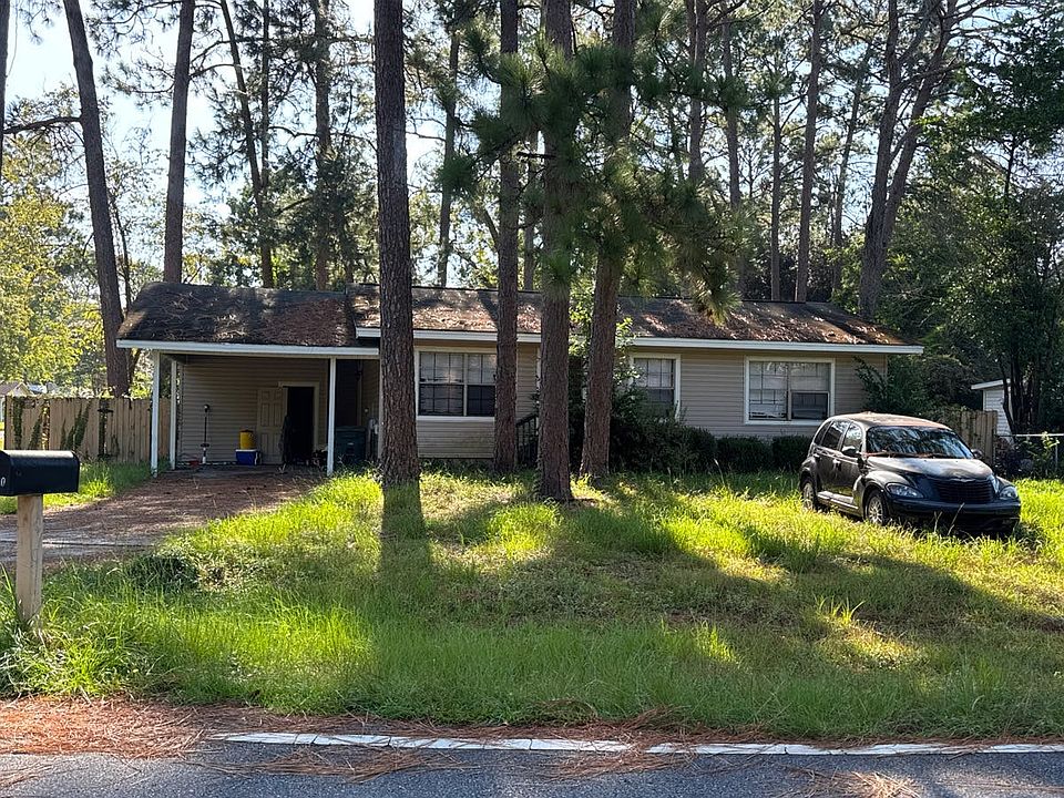 1st image of 900 Greenbriar Rd