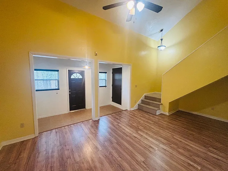 900 SW 62nd Blvd #G37 — Photo 10