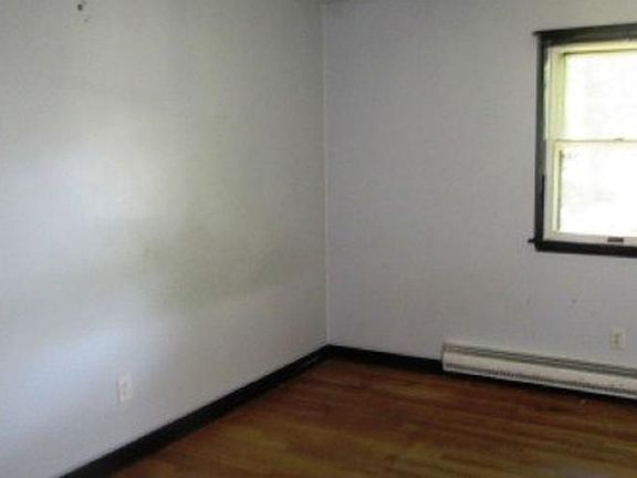 5th image of 1389 Greenway Dr
