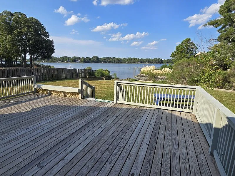 104 Rollingswood Rd