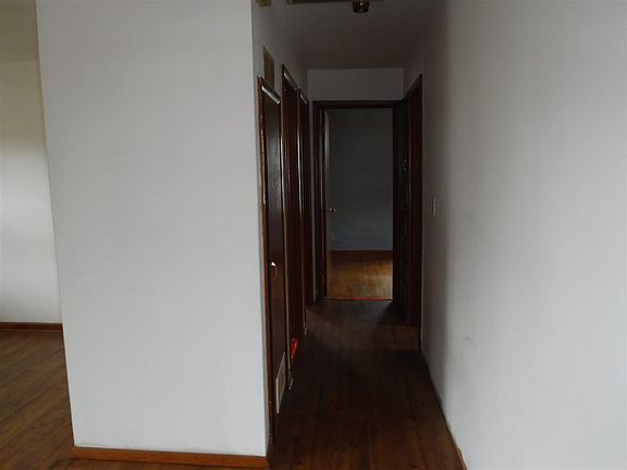 5th image of 219 N Residence St