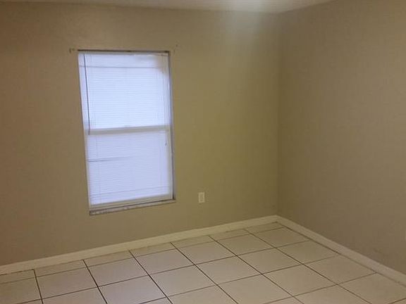 4th image of 2443 Quail Run Blvd N