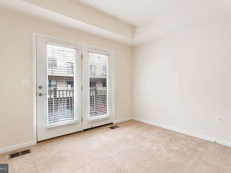 20532 Milbridge Ter — Photo 28