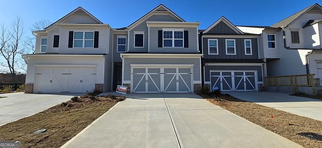 3 bed, 2.5 bath, 1804 sqft, $2,400 — Photo 1