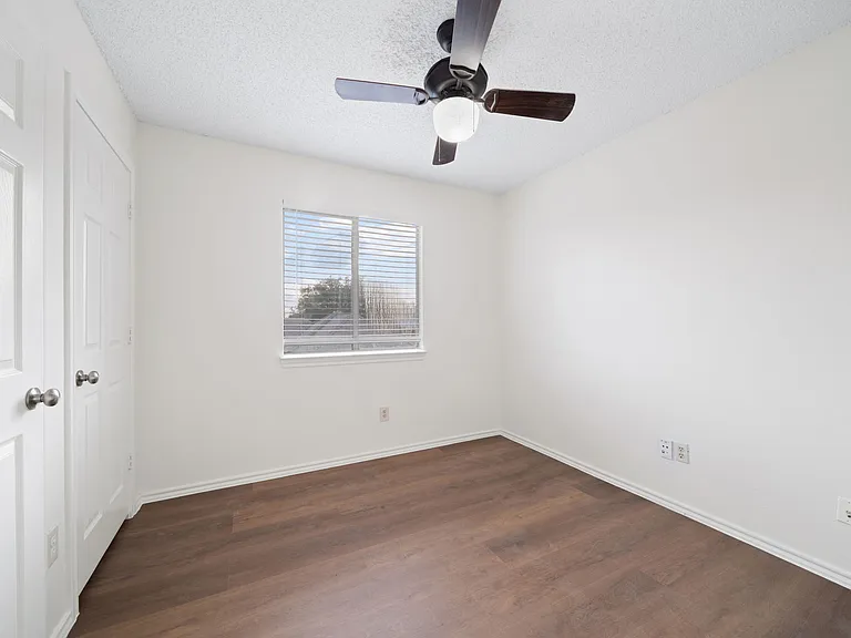 1414 Dudley Dr — Photo 16